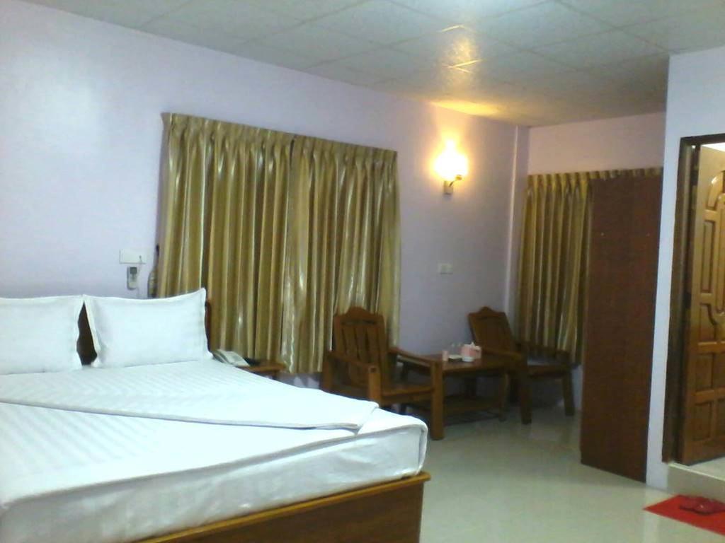 Aung Tha Pyay Hotel 3 Yangon Phòng bức ảnh