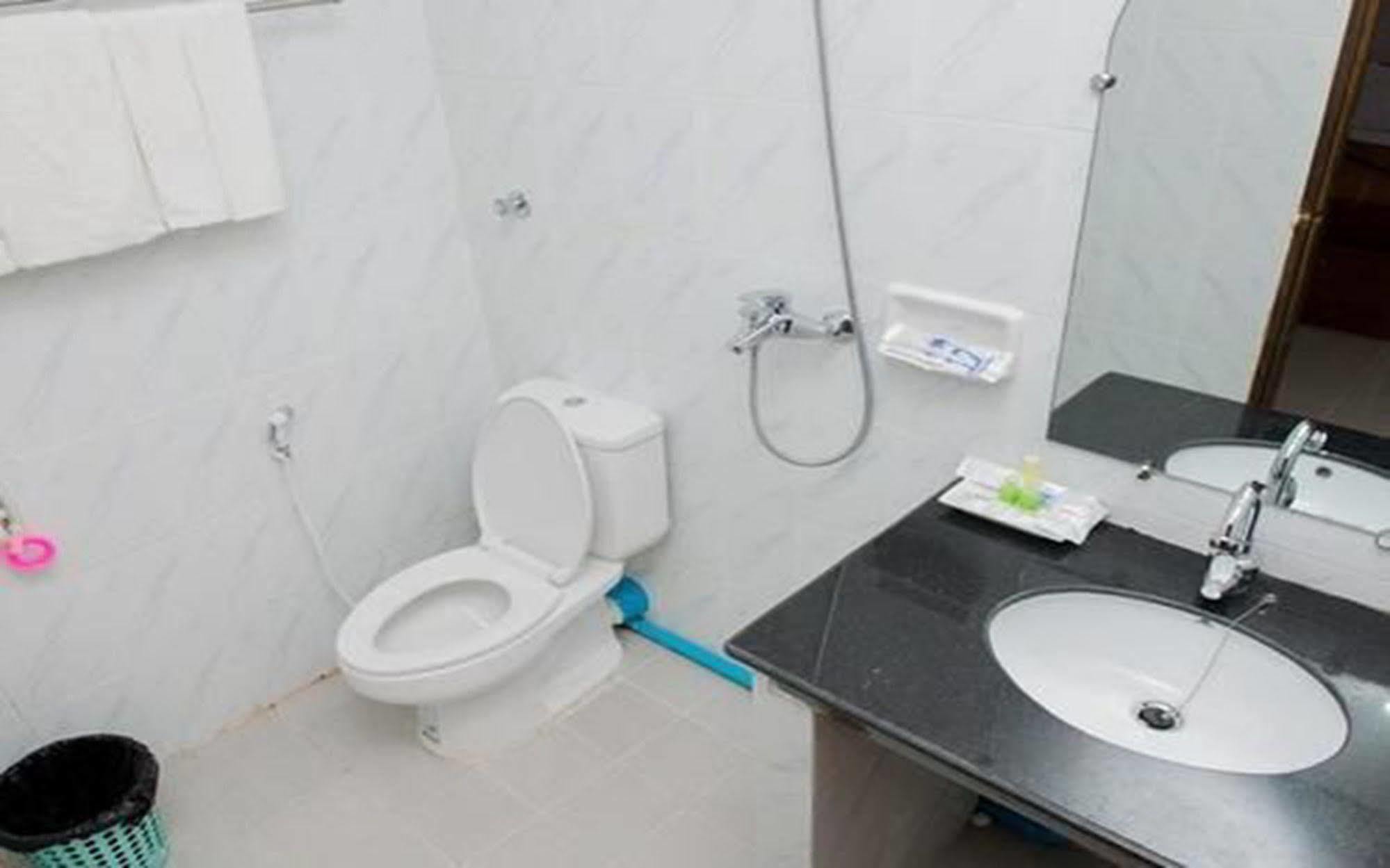 Aung Tha Pyay Hotel 3 Yangon Ngoại thất bức ảnh